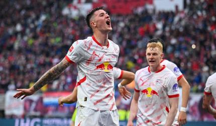 Manchester United bolster attack with new signing