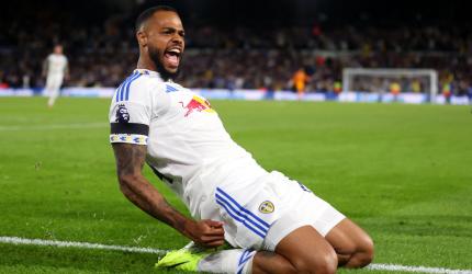 Leeds make winning return to Premier League