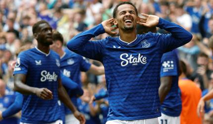 Everton make winning start at new stadium