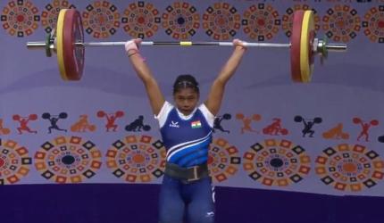 17-YO Lifter Koyel Sets Twin Youth World Records!