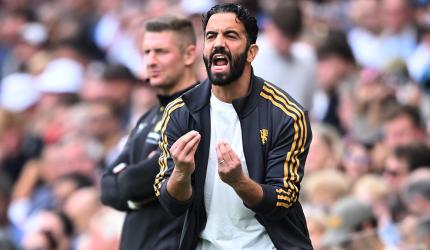 Man United Boss Slams Players, Apologises To Fans