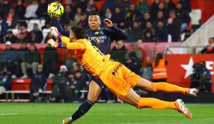 PIX: Real Madrid held to draw; Napoli down Roma