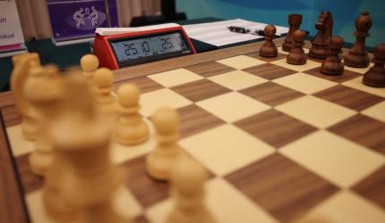 FIDE votes to let Russia, Belarus back into chess