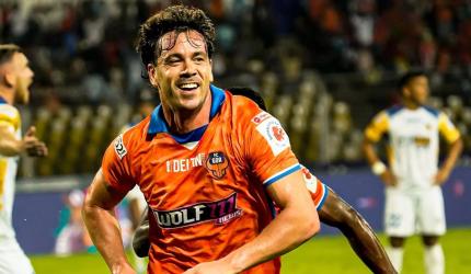 ISL: FC Goa close gap on leaders MBSG