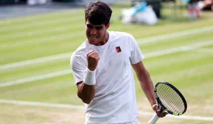 Wimbledon Final Updates: Alcaraz wins first set vs Sinner