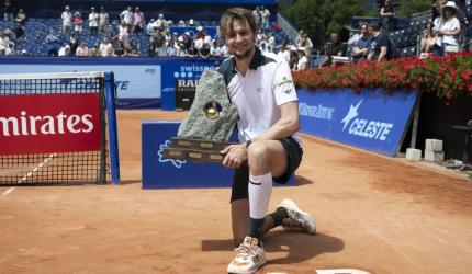 Bublik wins first claycourt title in Gstaad