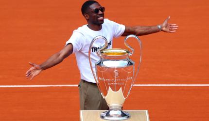 What just happened at Roland Garros centre court?