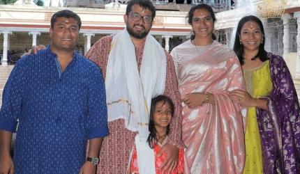 PV Sindhu Seeks Clarity at Meenakshi Temple