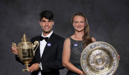 What is the prize purse for Wimbledon 2025 champions?