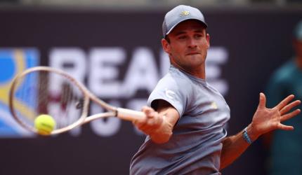 Paul fights off-courts distractions to emulate Sampras