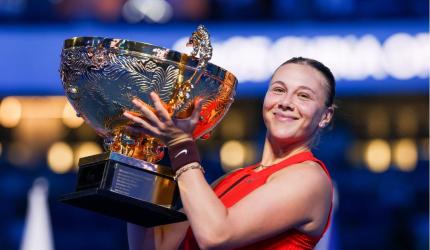 In-form Anisimova wins China Open crown