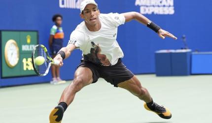 Auger-Aliassime rallies past De Minaur to US Open semis