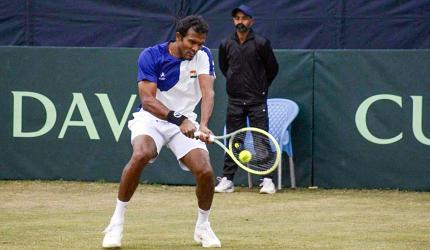 Davis Cup: Balaji-Bollipalli lose doubles but India lead 2-1