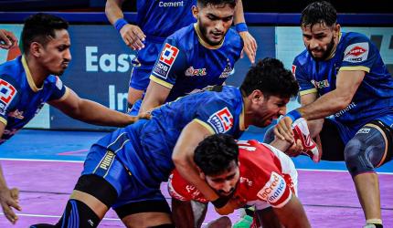 PKL: Dahiya leads Haryana's stunning win over Gujarat Giants