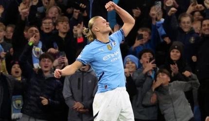 Haaland hits 50 as Manchester City cruise past Napoli