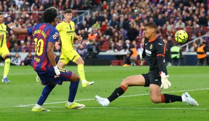 Yamal's 1st career hat-trick seals Barcelona win