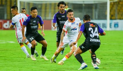 ISL: Sanchez strikes as Bengaluru rally to hold Odisha