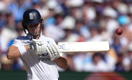 England's Bethell soaking in challenge at No 3