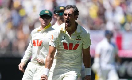 Starc eclipses Akram, earns praise from Pak legend