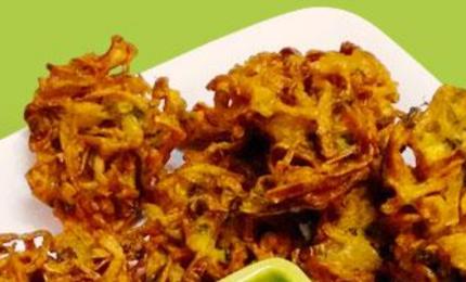 Reshma's Chicken Onion Pakoras: 20-Min Recipe