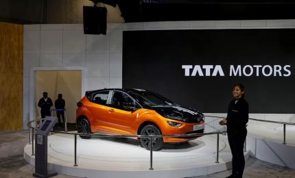 Tata Motors Q2 net loss at Rs 867 cr; revenue at Rs 18,585 cr