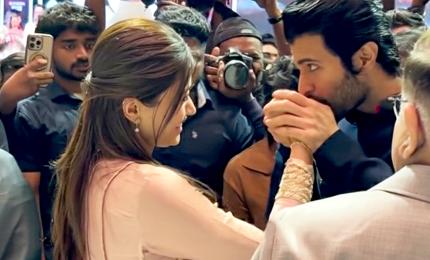 Vijay Deverakonda Kisses Rashmika's Hand