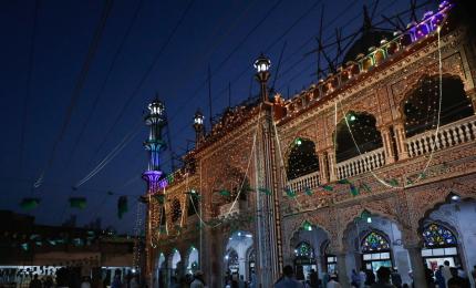 Six Police Officers Killed in Pakistan IED Attack