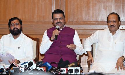 Amid Hindi row, Maha govt withdraws orders on three-language policy