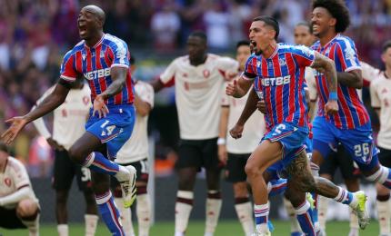 Palace stun Liverpool to lift Community Shield