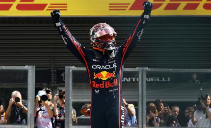 Verstappen wins Azerbaijan GP as Piastri crashes
