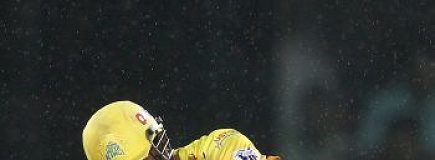 Smith helps Chennai steamroll Delhi by 8 wickets