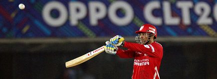 Struggling Sehwag still hopeful of playing in 2015 World Cup