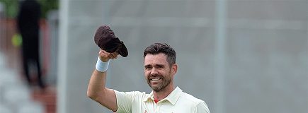 Anderson replaces Overton in Eng team for India Test