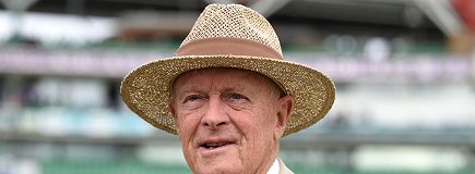 Dock money if players put IPL over England: Boycott
