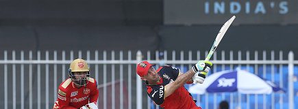 Top Performers: Aussie Duo Light Up Sharjah