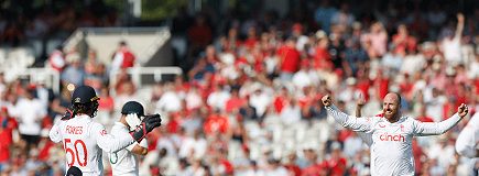 England confident of wresting back control at Lord's