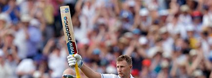 Ashes PICS: Root ton puts England in command on Day 1