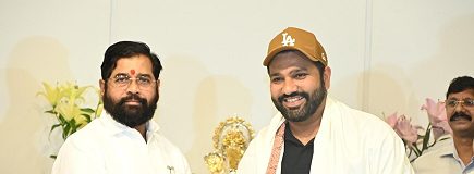 Maha CM announces bonus of Rs.11 Crore for T20 WC win