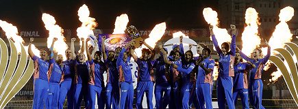 PIX: Harmanpreet, Sciver-Brunt power MI to WPL title!