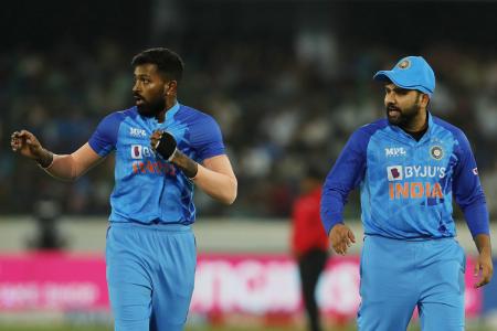 Rahul Dravid hints at end of the road for Virat Kohli, Rohit