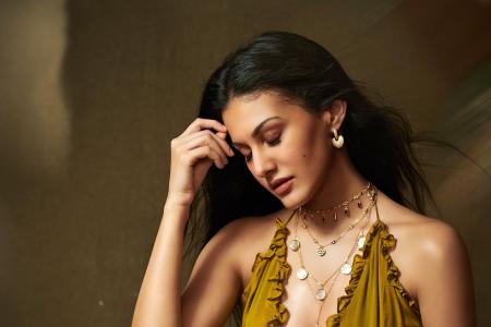 Malaika to Alia: Bollywood stars wear hot puff-sleeve bralettes - Times of  India