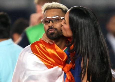 Hardik Celebrates Win With A Kiss