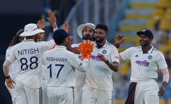 How India pegged back Proteas in final session