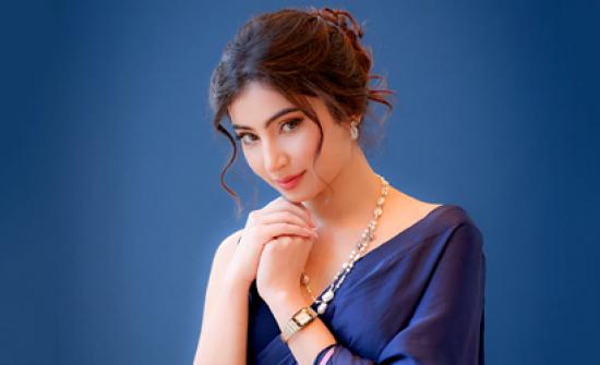 Isn't Sara Absolutely Stunning?