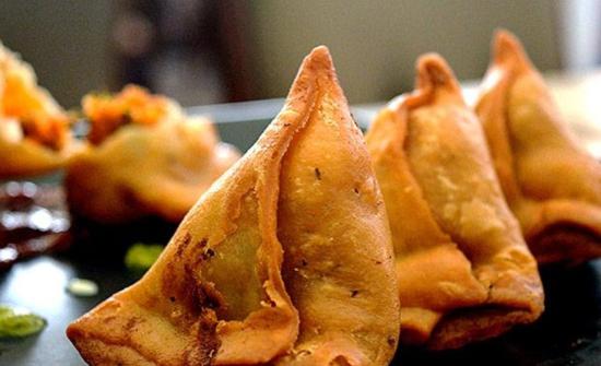 9 Samosas With Yum Stuffing