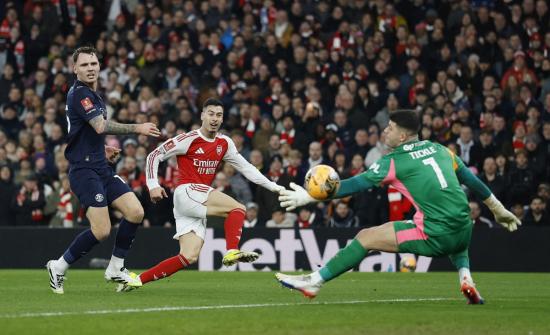 FA Cup: Arsenal cruise, Leeds survive shoot-out