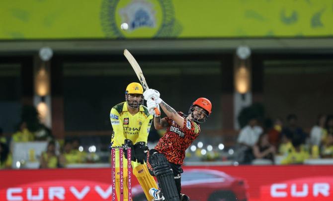 IPL PIX: SRH win by 5 wickets to leave CSK on brink