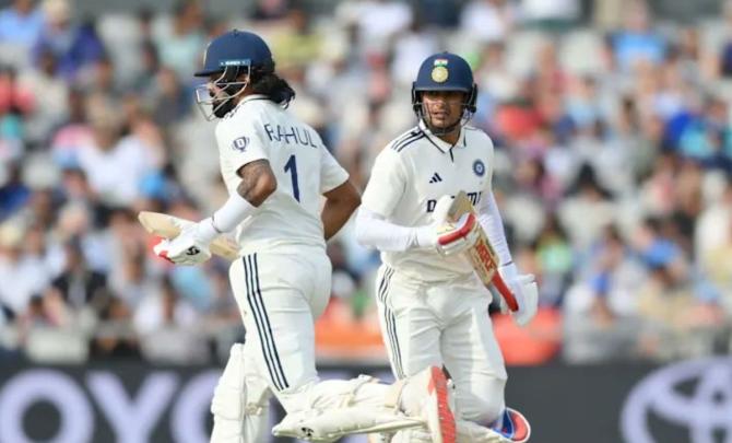 PHOTOS: Defiant India Fight to Live Another Day