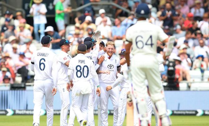 PIX: India 92 for 2 at lunch after Eng strike late