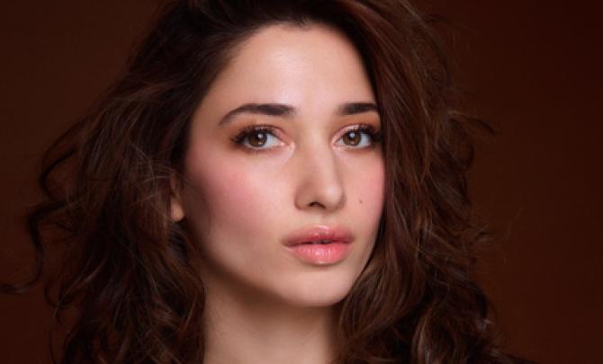 Tamannaah, Samantha Bring Drama To The Red Carpet